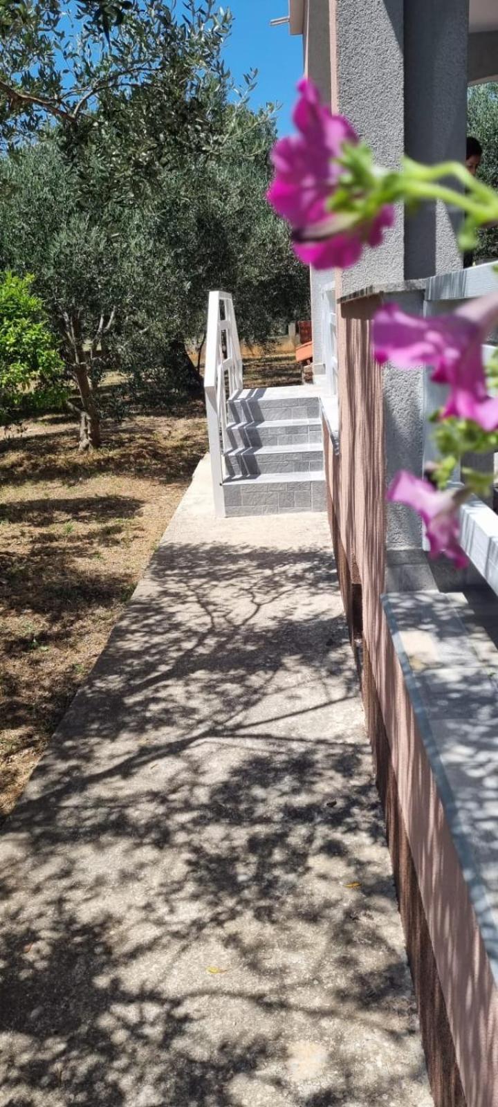 Apartman Rabatin Sveti Filip i Jakov Exterior photo